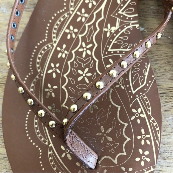 LOFT leather sandals in tan with gold studs & gold paisley pattern. Size 8. NWOT - Picture 3 of 4